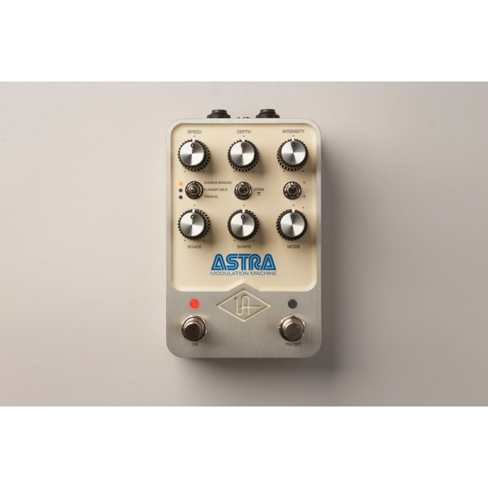 UNIVERSAL AUDIO Astra Modulation Machine